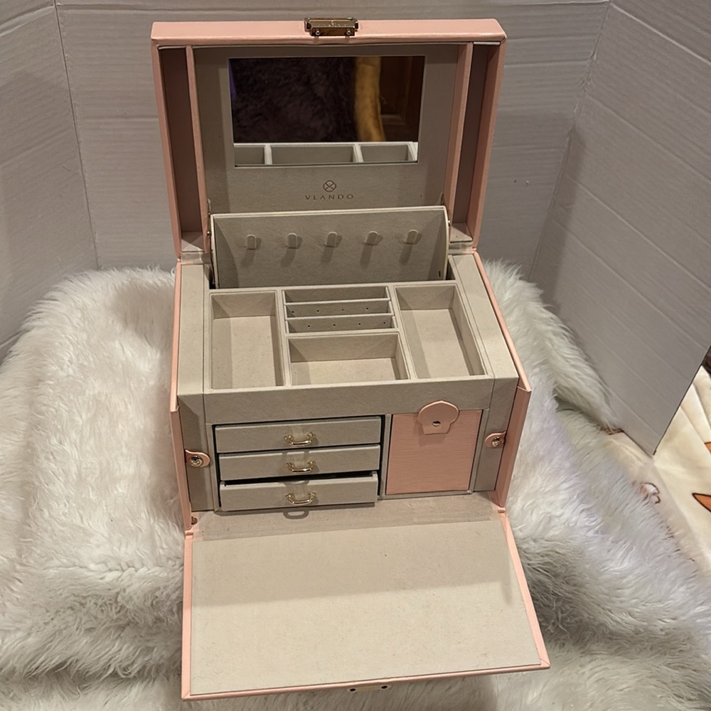 Pink Jewelry Box Expandable with Organizers NWOT - Picture 8 of 16